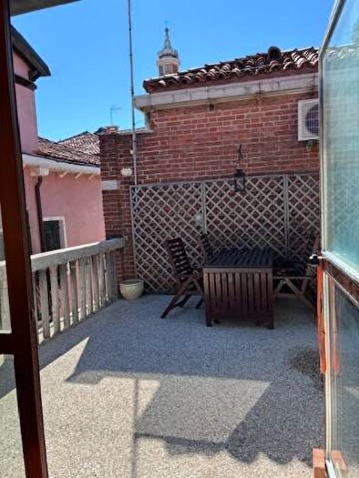 Appartamento trilocale in affitto in Campo Santi Apostoli, Santi Apostoli San Canciano, Venezia