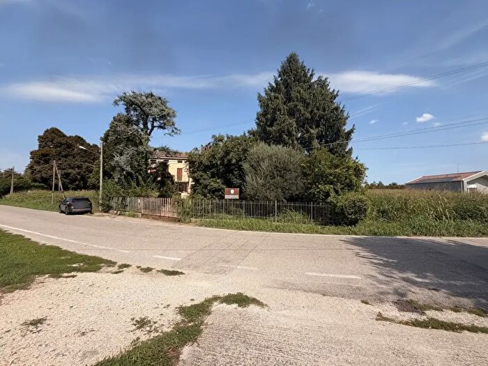 Casa quadrilocale in vendita in Via Ca' Silvestri, Padova