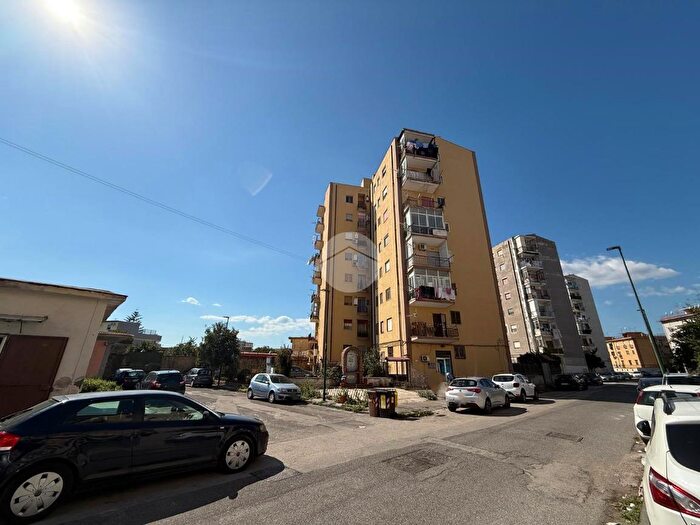 Appartamento quadrilocale in vendita in Via Nuova Villa, Napoli