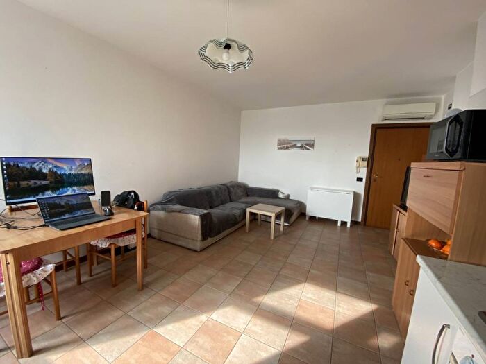 Appartamento bilocale in affitto in Piazzale Castagnare, Mejaniga, Cadoneghe