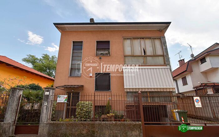 Casa trilocale in vendita in Via Bergamo, Cologno Monzese
