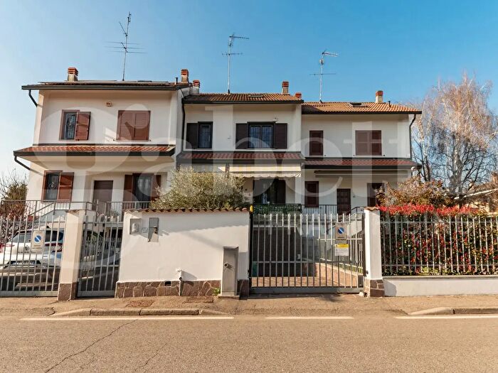 Casa con 5 locali in vendita in Via Vivaldi, Cisliano