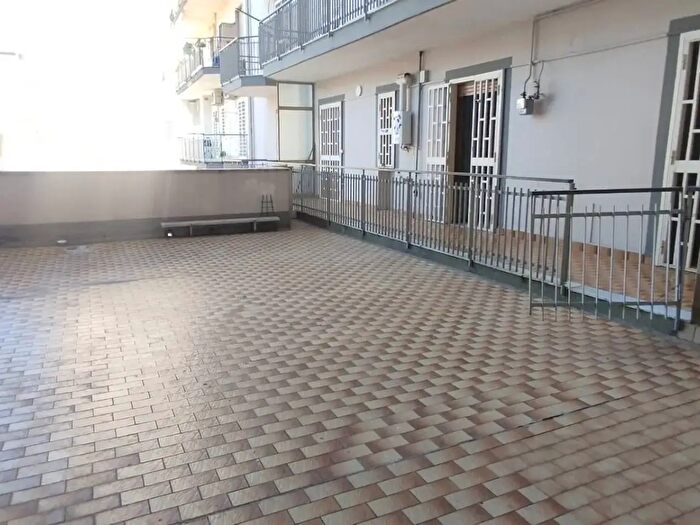 Appartamento trilocale in affitto in Via Salvador Dali', Napoli