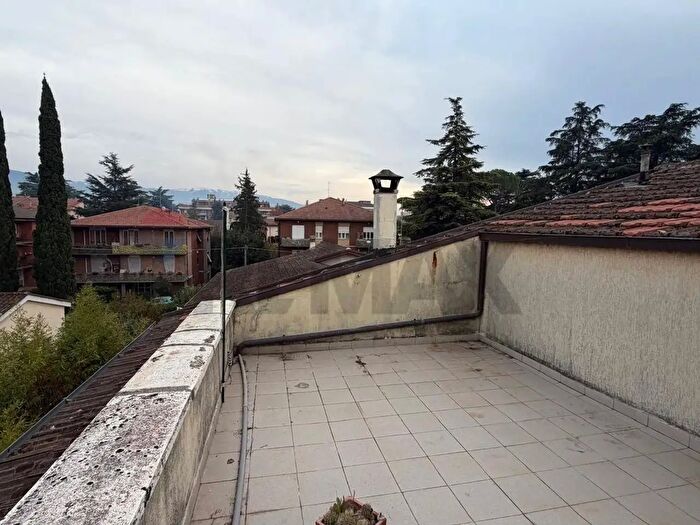 Appartamento trilocale in vendita in Via Podgora, Foligno
