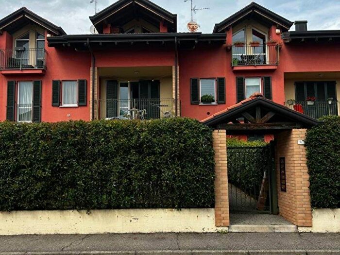 Appartamento bilocale in affitto in Vedano Olona
