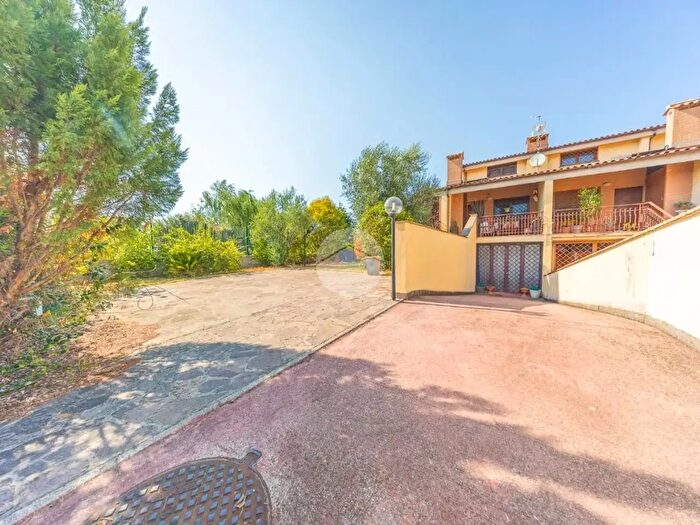 Casa quadrilocale in vendita in Via Guglielmo Cappa, Roma