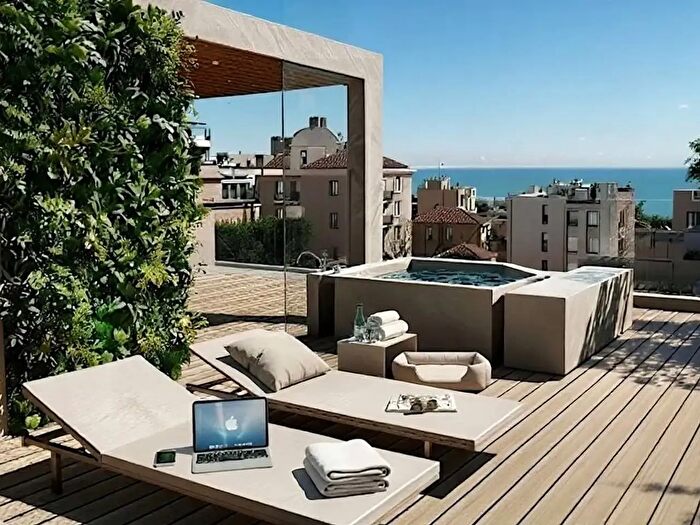 Appartamento quadrilocale in vendita in Via Petrarca, Loano