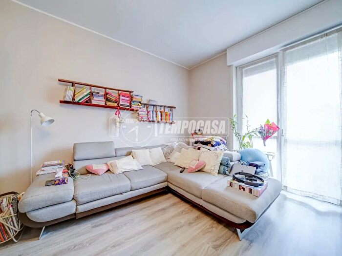 Appartamento trilocale in vendita in Via dei Mille, Gallarate