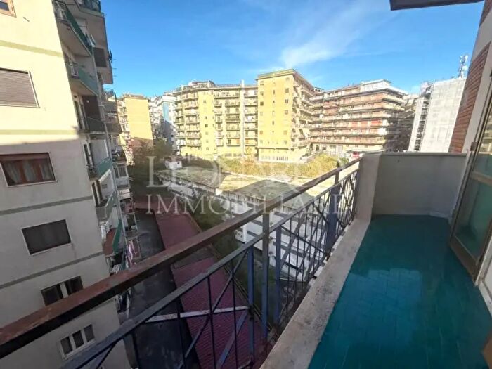 Appartamento con 5 locali in vendita in Via Gabriele Jannelli, Napoli