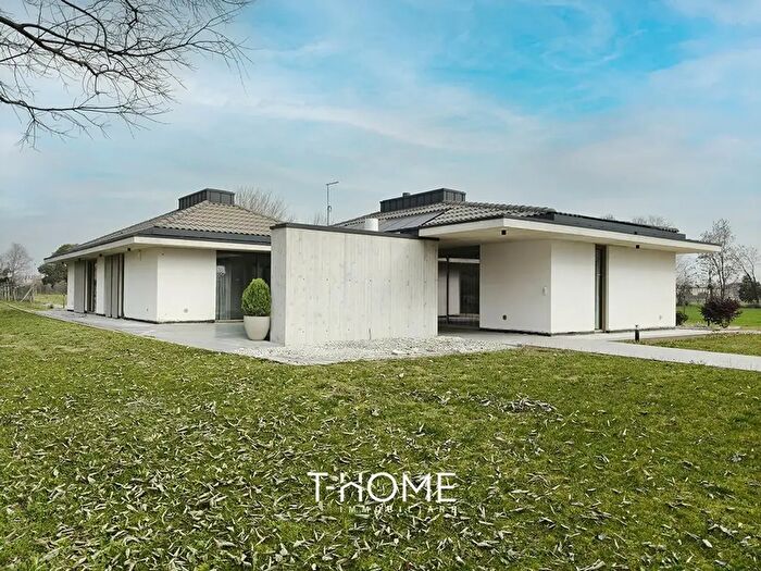 Casa con 5 locali in affitto in Rosa