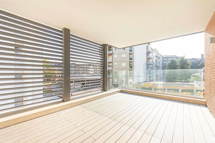 Appartamento con 7 locali in vendita in Via San Pio X Venezia, Venezia