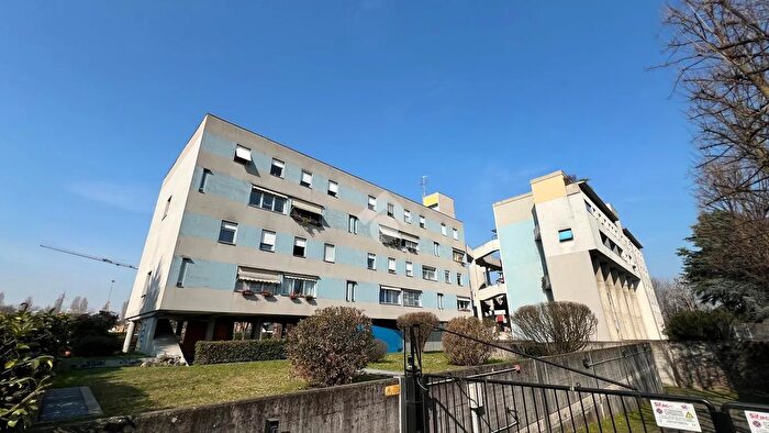 Appartamento quadrilocale in vendita in Via Campo dei Fiori, Novate Milanese