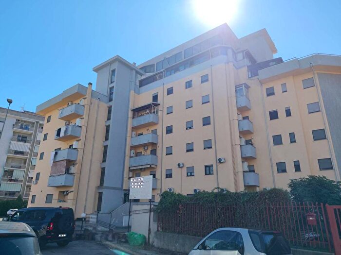 Appartamento trilocale in vendita in Via Gianbattista D'Amico, Popilia Vagliolise, Cosenza