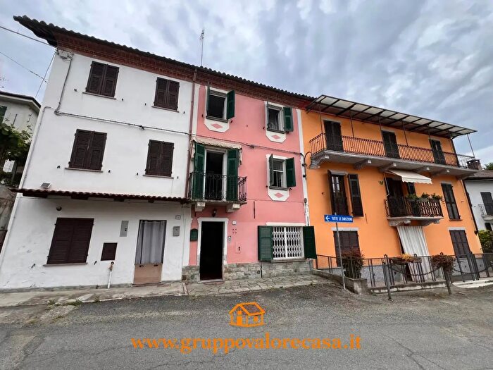 Casa con 5 locali in vendita in Grognardo