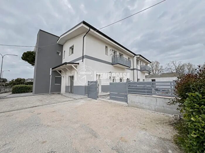 Appartamento trilocale in vendita in Via Trasversale Marecchia, Santarcangelo Di Romagna