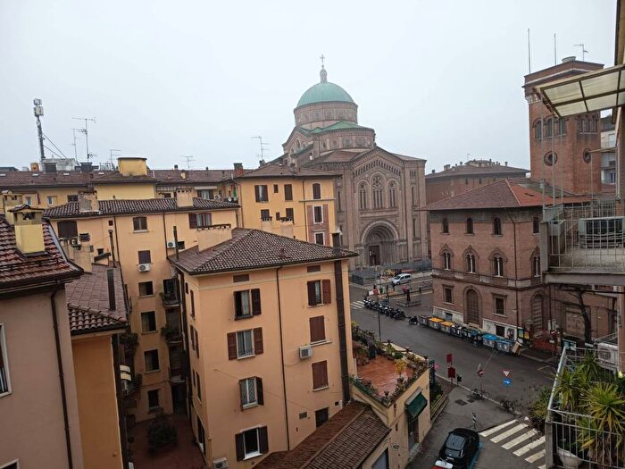 Appartamento con 5 locali in affitto in Bolognina, Bologna