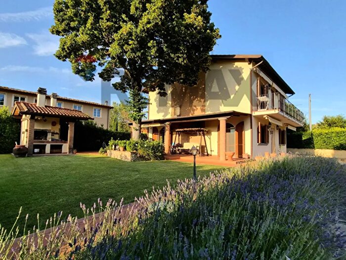 Casa con 7 locali in vendita in Via Pietramarina, Vinci