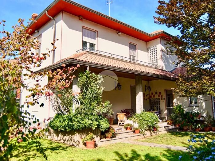 Casa con 8 locali in vendita in Via Primo Maggio, Rivoli
