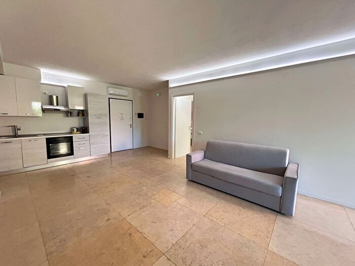 Appartamento bilocale in vendita in Via Agello, Desenzano Del Garda