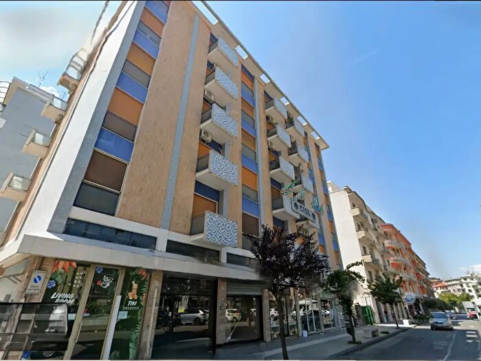 Appartamento trilocale in vendita in Via Gregorio Caloprese, Cosenza