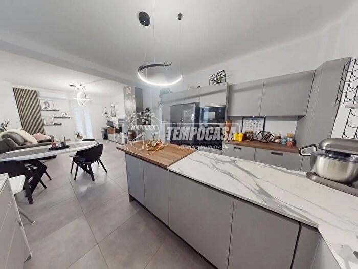 Appartamento trilocale in vendita in Via Trento, Cadorago