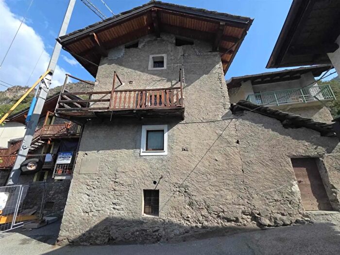 Casa quadrilocale in vendita in Frazione Chandianaz, Chambave