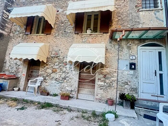 Casa quadrilocale in vendita in Seravezza