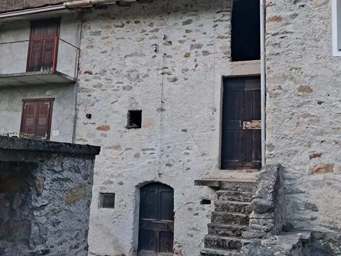 Casa con 5 locali in vendita in Via Scandolera, Mese