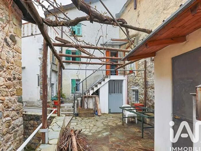 Casa con 7 locali in vendita in Frazione Temossi, Borzonasca