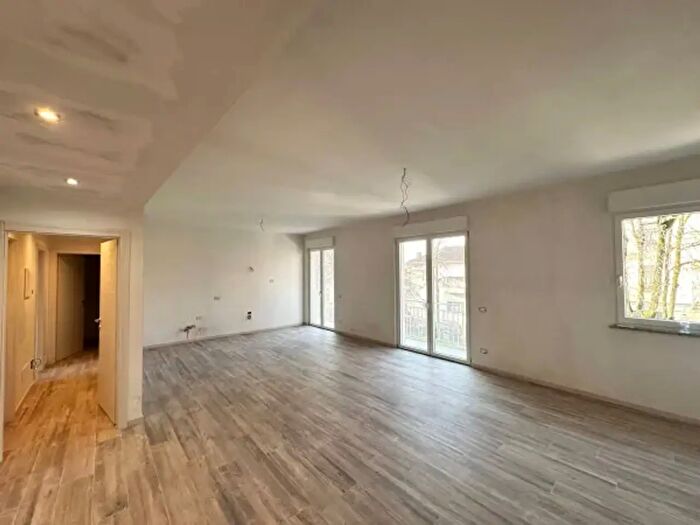 Appartamento trilocale in vendita in Galliate