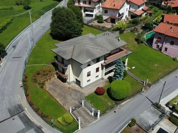 Casa monolocale in vendita in Via Villa Sera, Caino