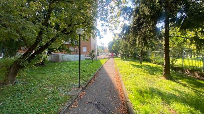 Appartamento trilocale in vendita in Via Sulmona, Milano