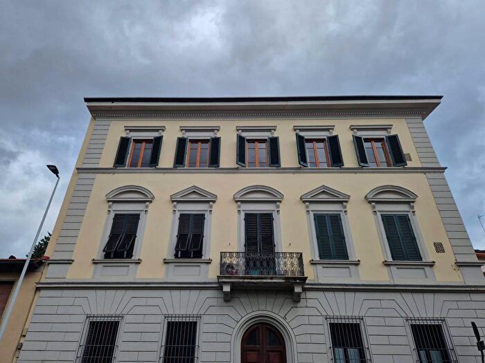 Appartamento quadrilocale in affitto in Via Giovanni Pico della Mirandola, Libertà Savonarola, Firenze