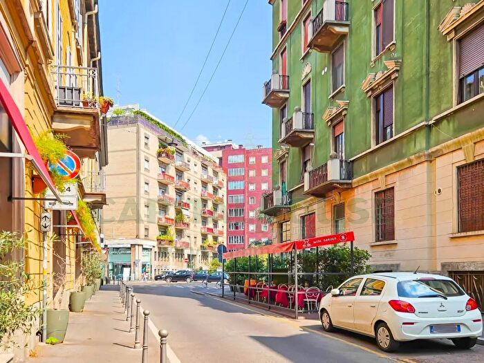Appartamento con 5 locali in affitto in Viale Sabotino, Milano