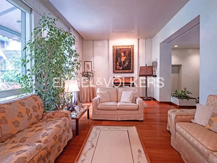 Casa con 6 locali in vendita in Via Francesco Bartolozzi, Milano