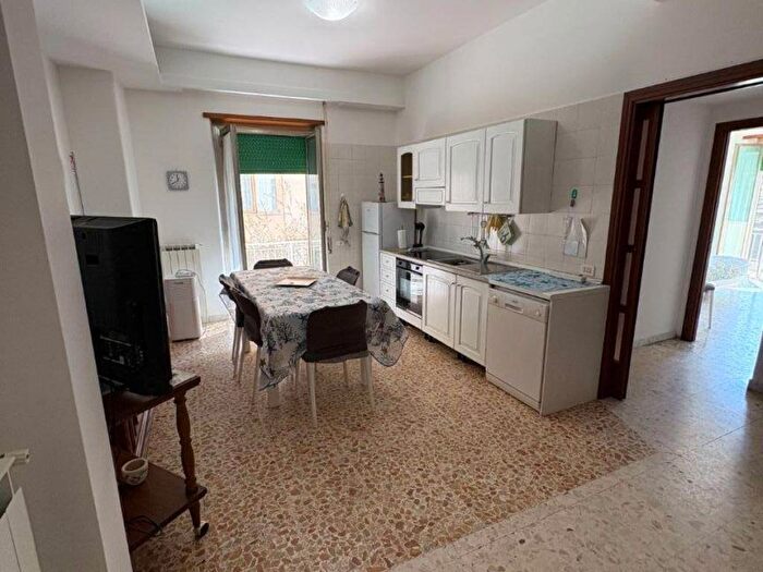 Appartamento trilocale in affitto in Via Luigi Mazza, Centro Storico, Anzio