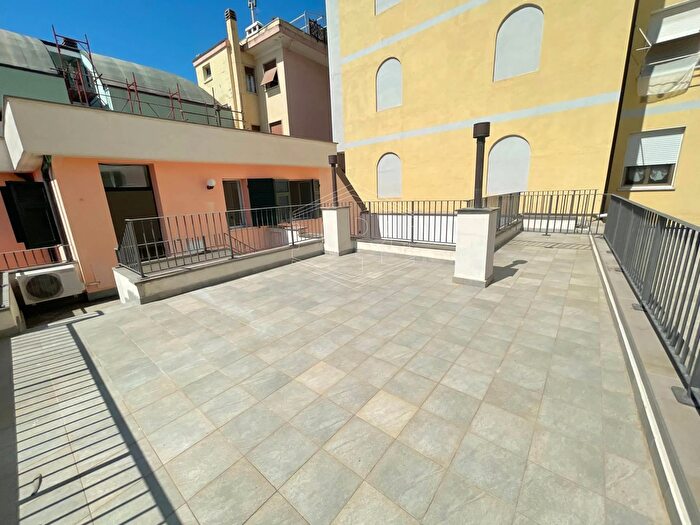 Appartamento trilocale in vendita in Via dei Mille, Albenga