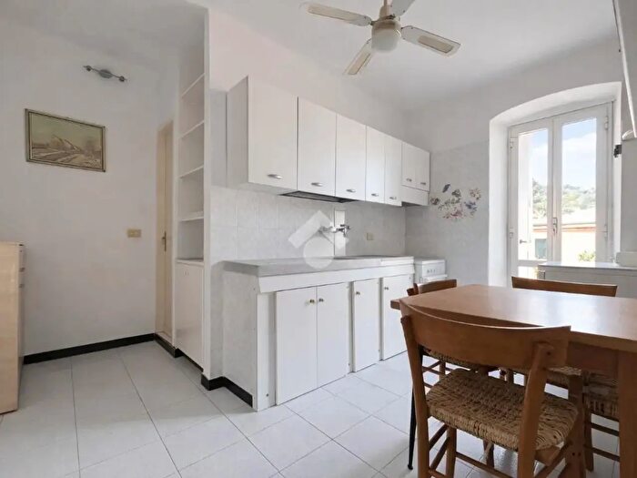 Appartamento bilocale in vendita in Via Trogu, Lerici