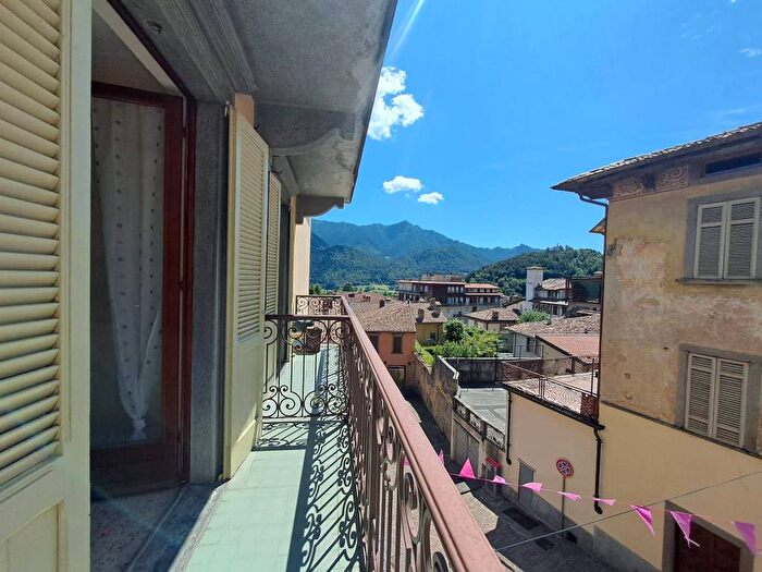 Appartamento trilocale in affitto in Via Domenico Carpinoni, Centro, Clusone