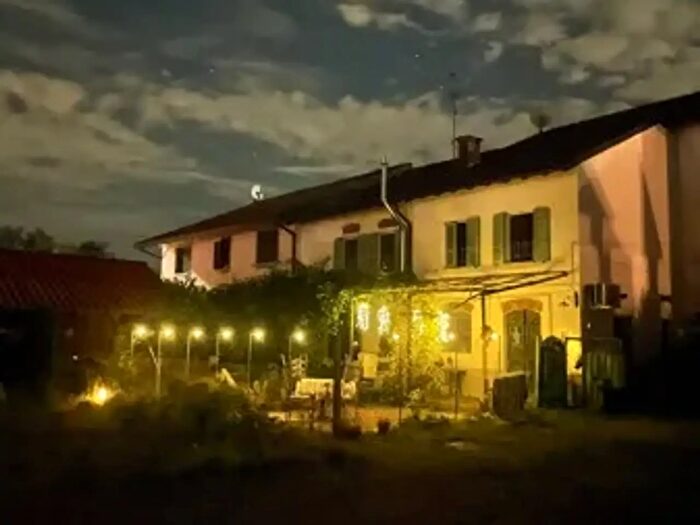 Casa quadrilocale in vendita in Via Colonne, Travaco' Siccomario