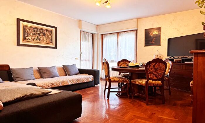 Appartamento con 5 locali in vendita in Cortemaggiore