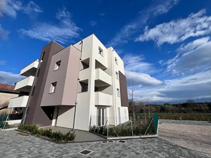 Appartamento quadrilocale in vendita in Viale Gradara, Riccione