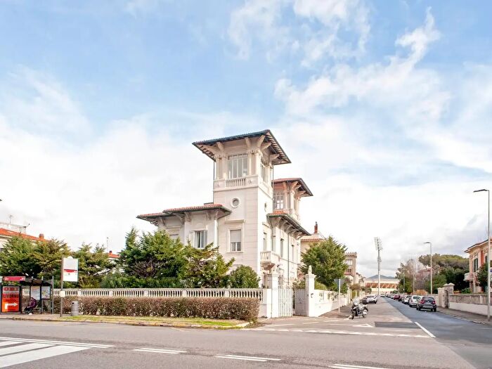 Casa con 6 locali in vendita in Livorno