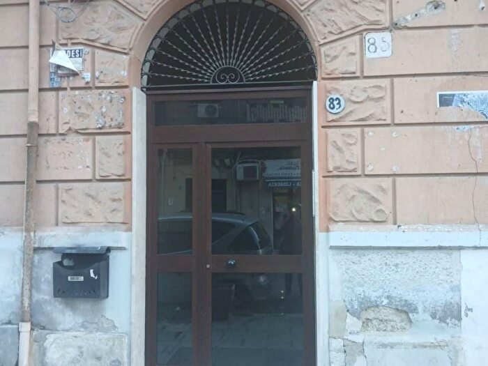 Appartamento trilocale in affitto in Via Francesco Paolo Perez, Oreto Perez, Palermo