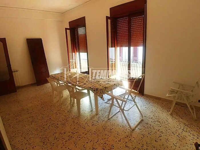 Appartamento con 5 locali in vendita in Via Carrara, Spadafora