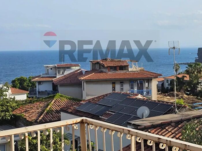 Appartamento con 5 locali in affitto in Via dei Malavoglia, Aci Castello