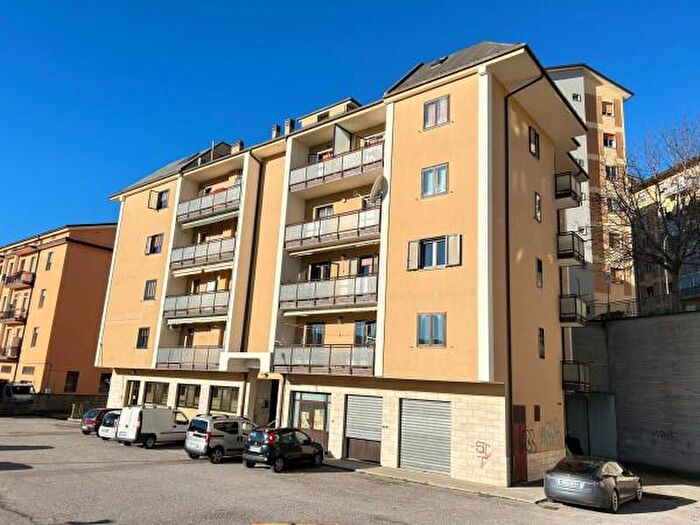 Appartamento con 6 locali in vendita in Via Enrico Toti d, Potenza