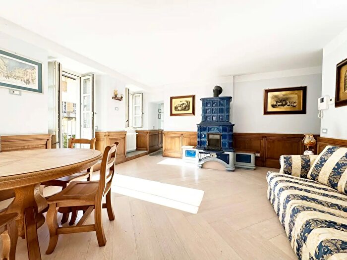 Appartamento con 5 locali in vendita in Via Santa Rosalia, Chiavenna