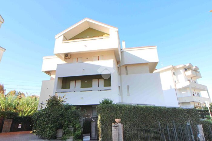 Appartamento trilocale in vendita in Via Monte Amaro, Francavilla Al Mare