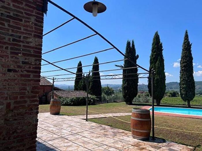 Casa con 6 locali in affitto in Lucignano